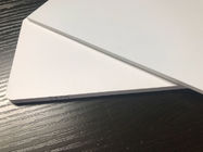 白く堅いポリ塩化ビニールの軽量の泡板広告の湿気の防止の紫外線印刷