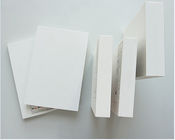 高密度純粋な白ポリ塩化ビニール適用範囲が広いプラスチック シート ポリ塩化ビニールの泡板シート